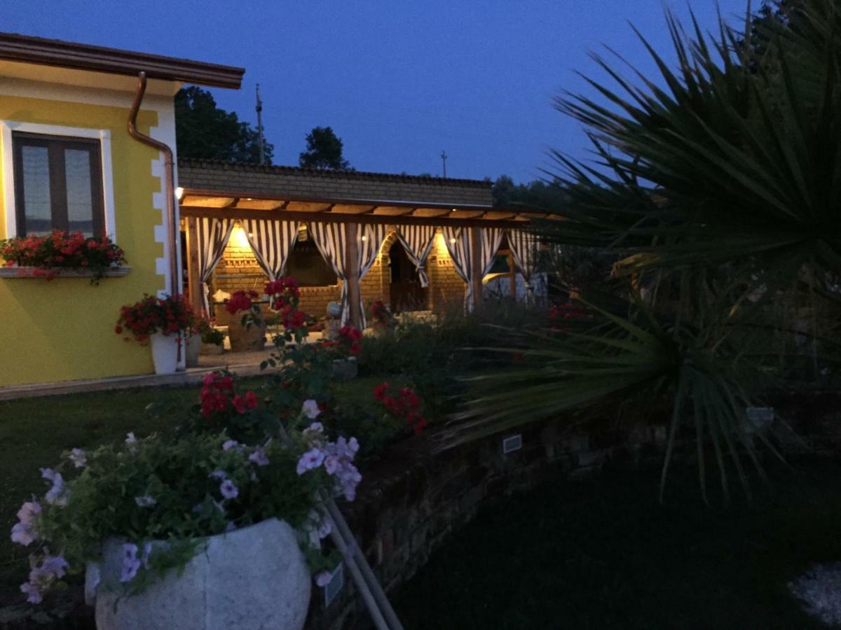 Villa "Casa Al Chiazzullo" Mirabella Eclano Екстериор снимка